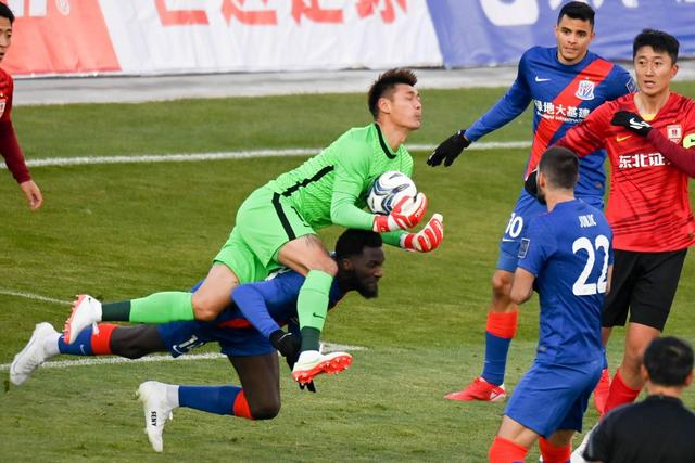 今年夏窗买人花费榜：切尔西引进13人花3.434亿欧居首，热刺次席